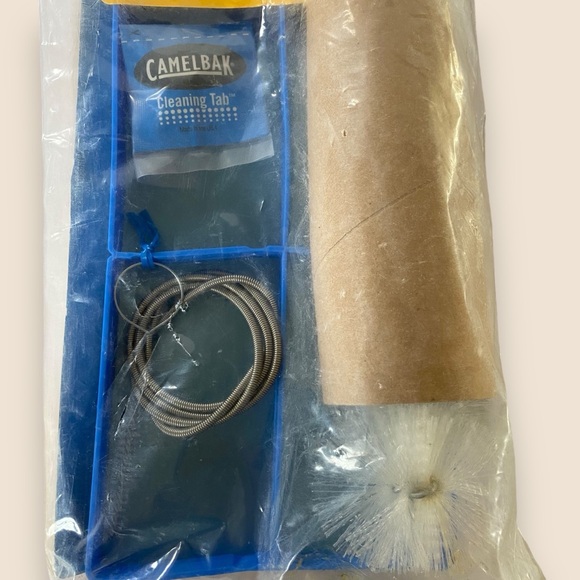 NWT Sealed Camelbak Cleaning Kit W/2 Cleaning Tablets Bladder Cleaning - Picture 4 of 8